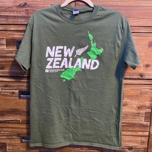 ☂️old thrifted tshirt!! “New Zealand”